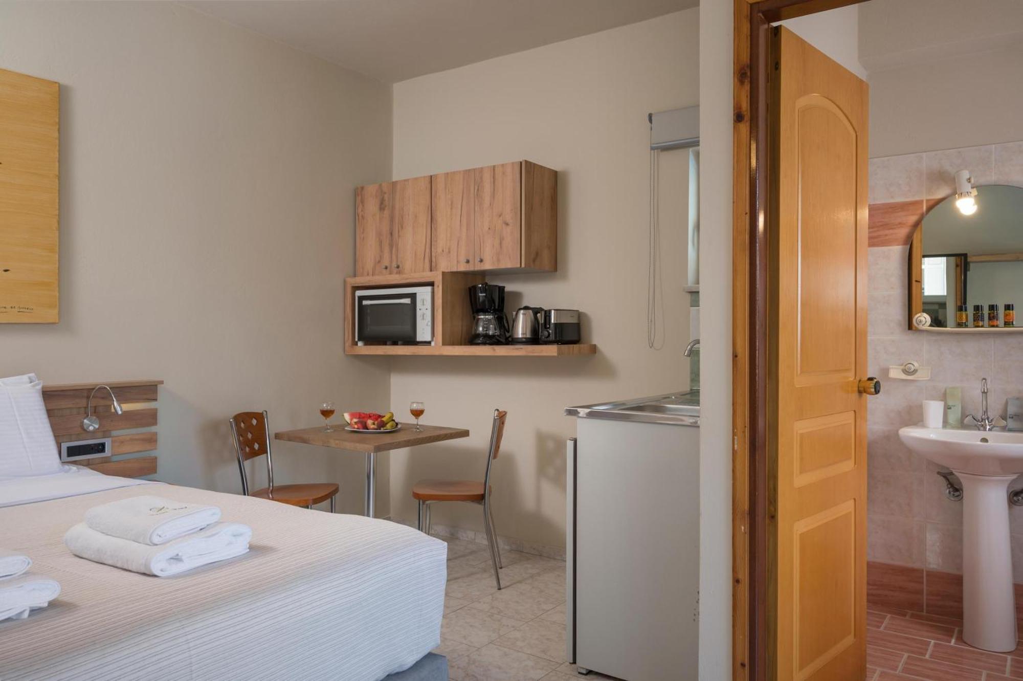 Sun Ray Luxury Apartments Agia Marina 客房 照片